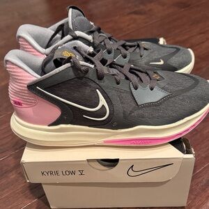 Nike Kyrie Low V - Preservtion